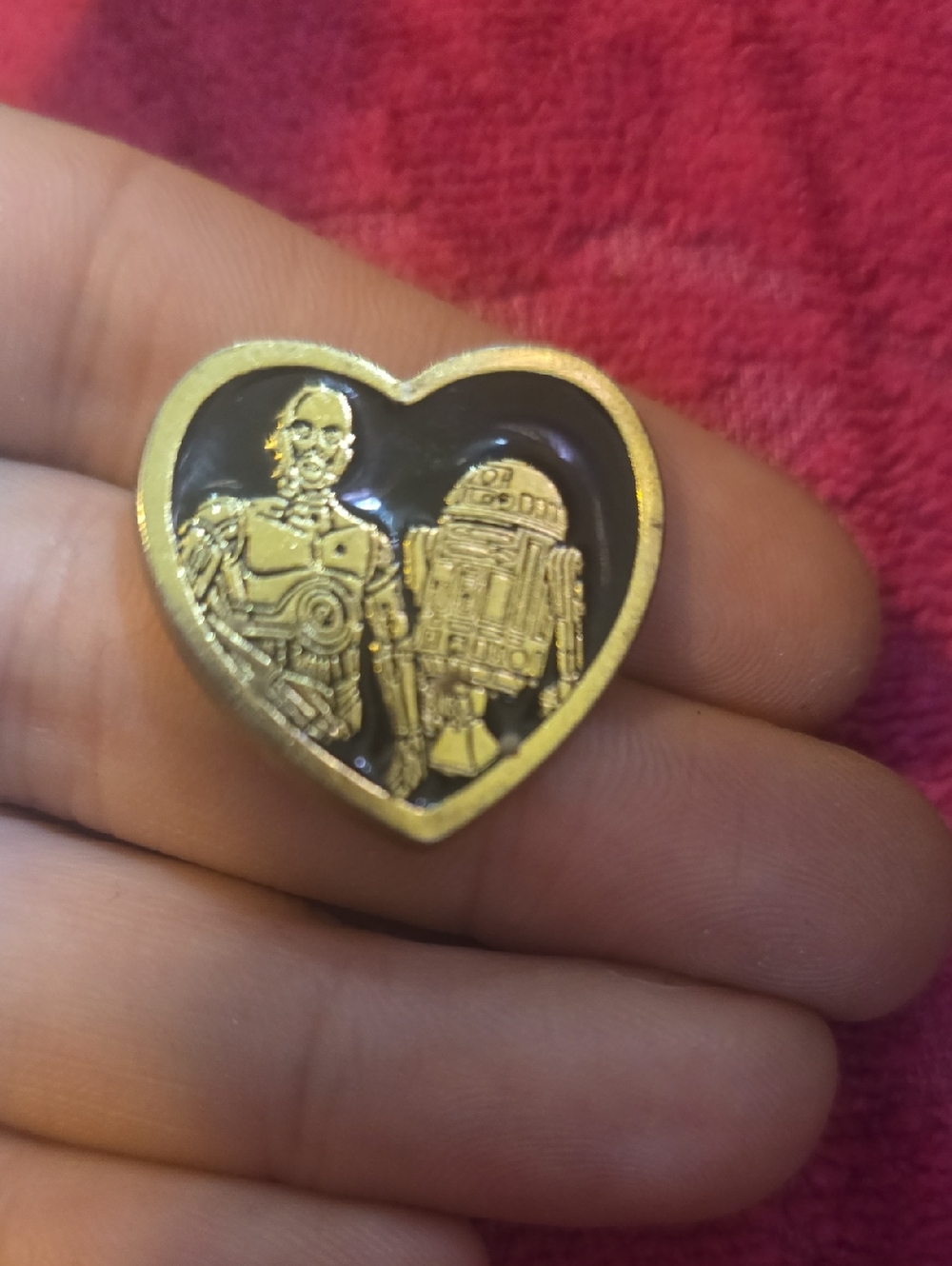 Star Wars Heart Pin w/ C-3PO & R2-D2 Design 2011 Official Merch. Rare!!!